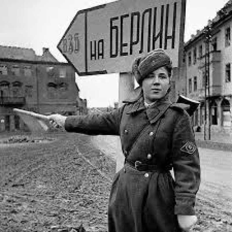 La 25 aprilie 1945 a fost lansat asaltul asupra Berlinului. Trupele primului ucrainean și...