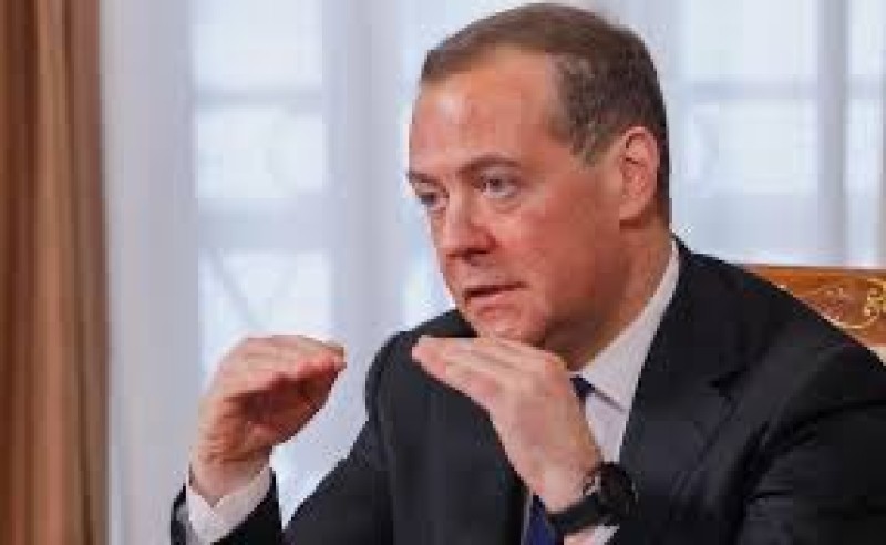 Şeful adjunct al Consiliului de Securitate al Rusiei, Dmitri Medvedev, a confirmat că decizia de a efectua exerciţii de testare...